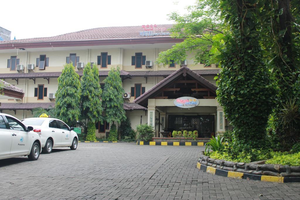 Mega Matra Hotel Jakarta Exterior photo